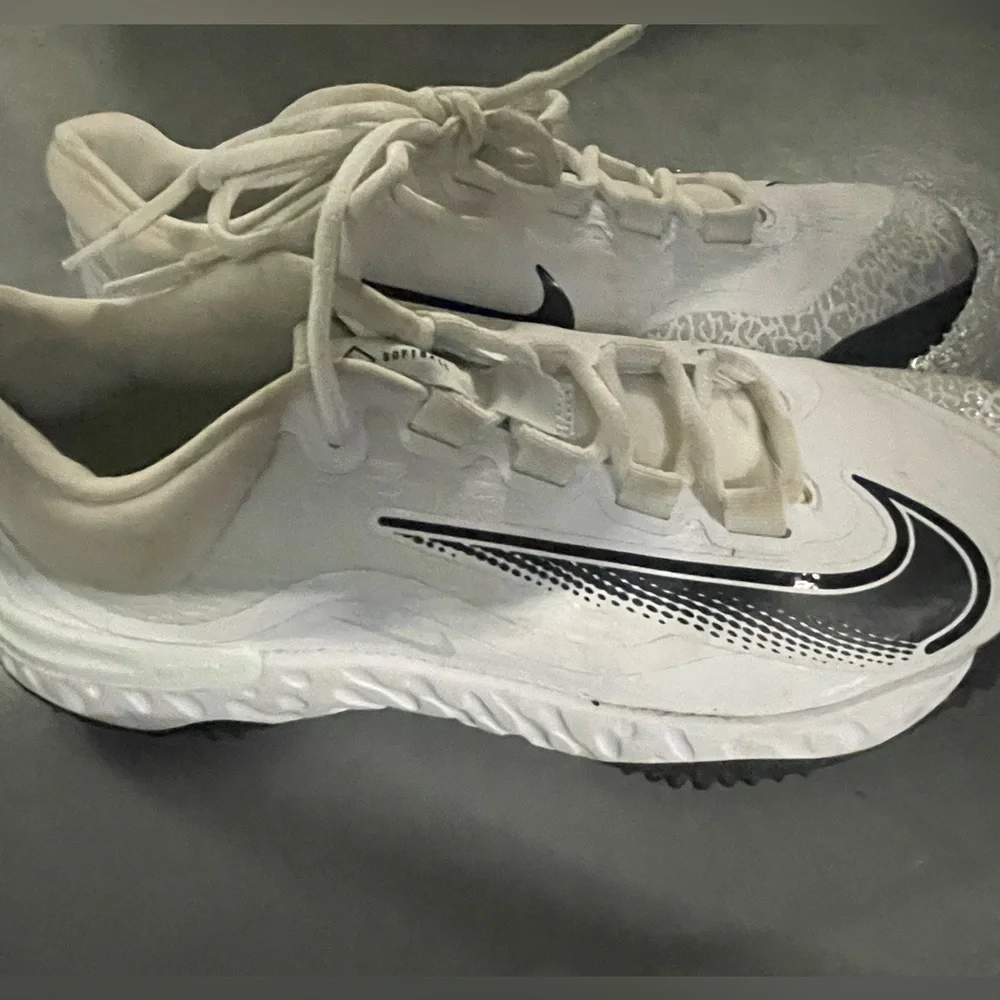 Nike White Alpha Huarache Baseball Turf Cleats Athletic Shoes Sneakers Size 9.5
